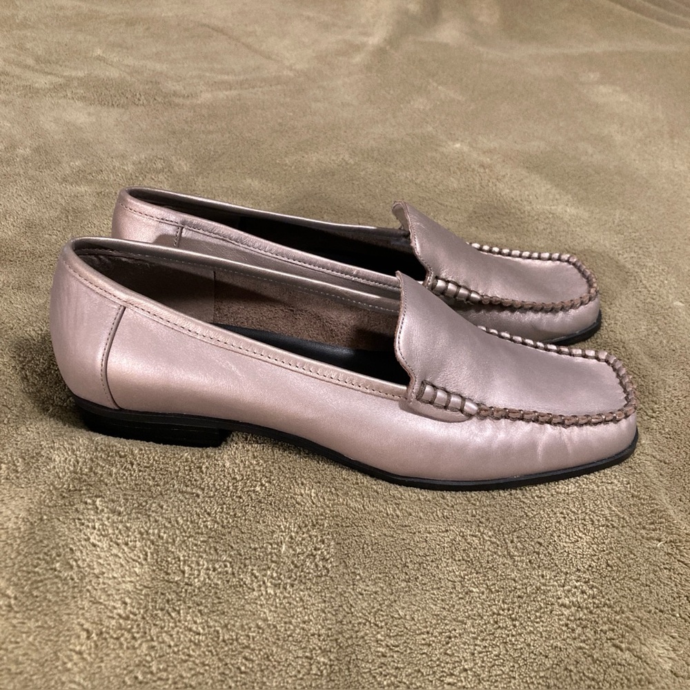 NIB Life Stride Vintage 80s 90s Loafers Gold Leather Slip On Shoes Gold 8.5M